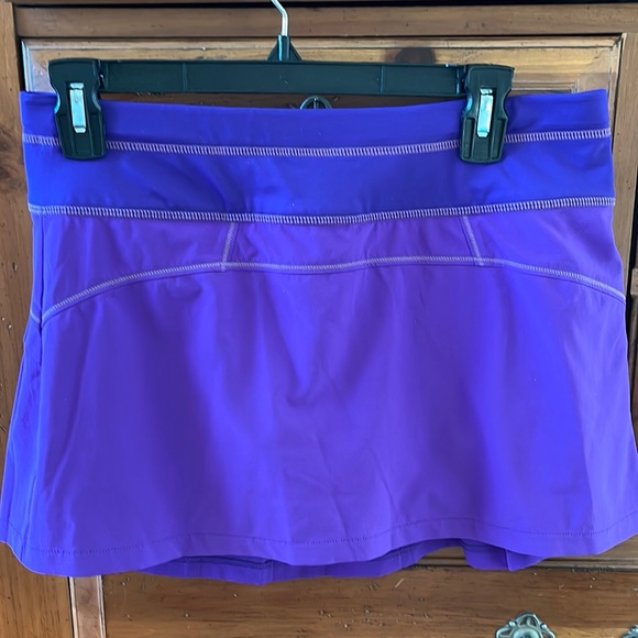 Athleta Dresses & Skirts - Athleta Women’s purple skort, size XS.